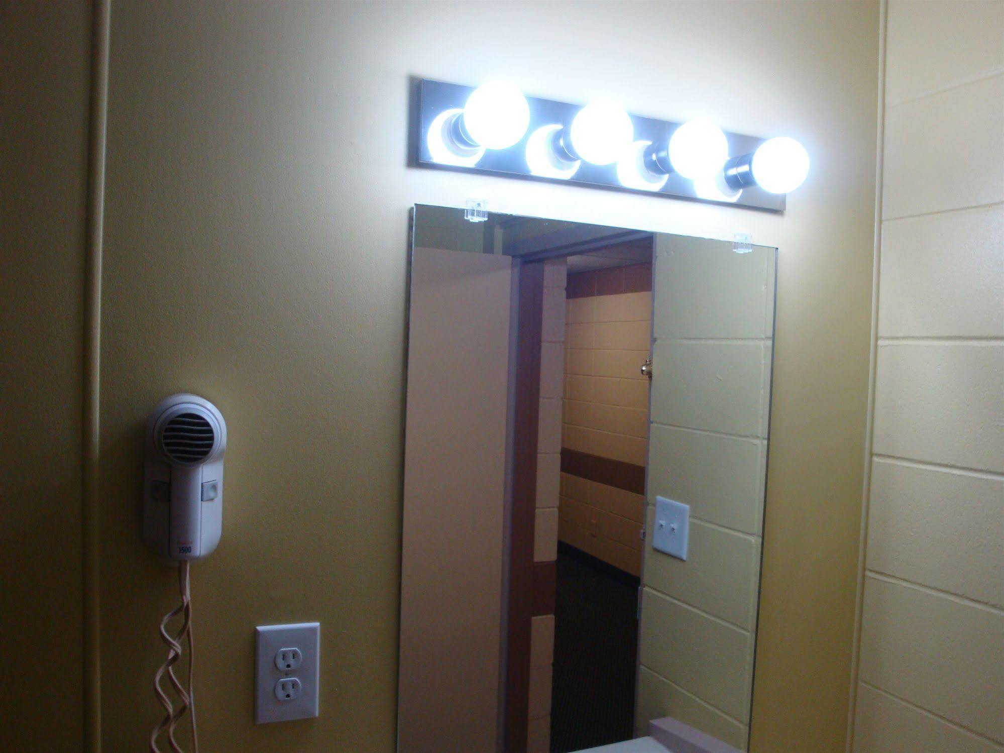 Economy Inn Γκριν Μπέι Εξωτερικό φωτογραφία